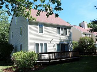 4 Sunflower Ln, Nashua, NH 03063