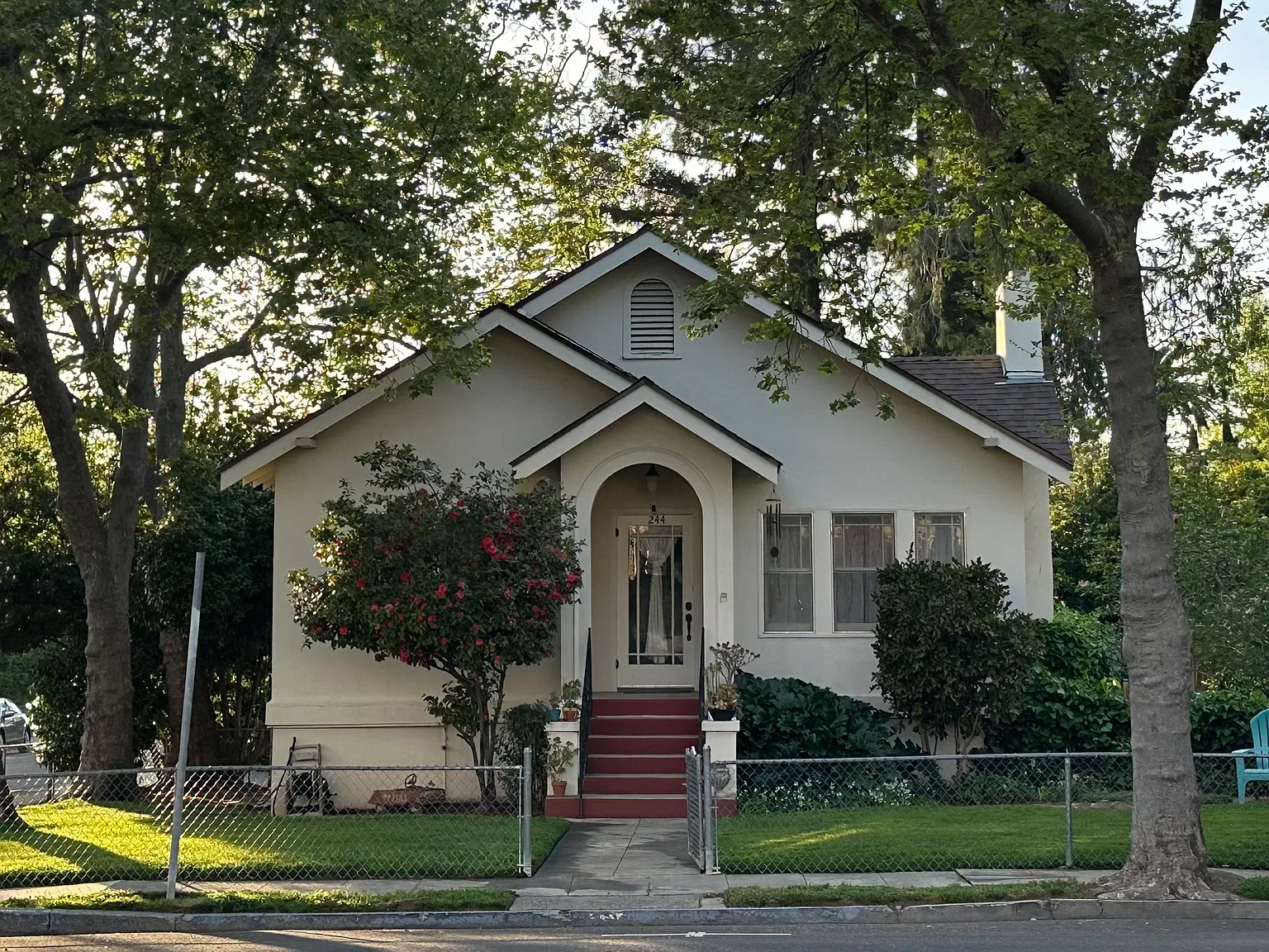 2 bed, 932 sqft, $2,350 — Photo 1