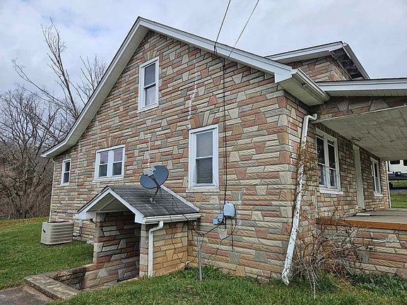 3rd image of 171 Crestwood Dr