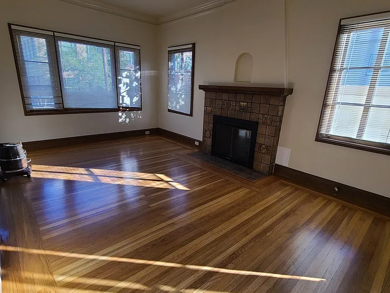 1828 Walnut St — Photo 14
