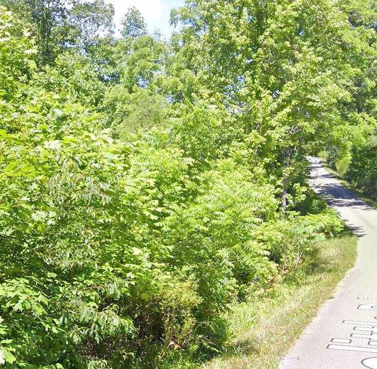 2nd image of 821 Doolittle Rd