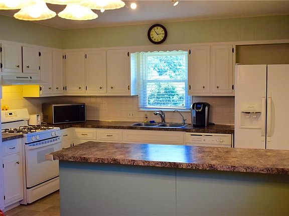 5th image of 61 Jaguar Cir