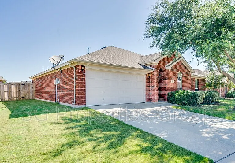 5208 Brookside Dr — Photo 2