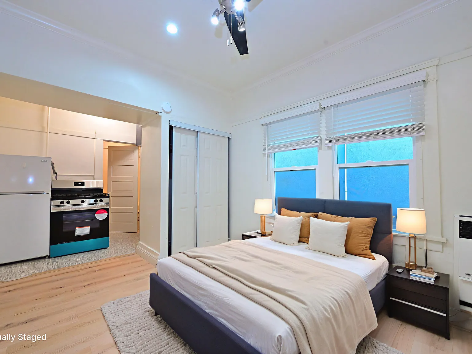 Studio, 325 sqft, $2,100 — Photo 2
