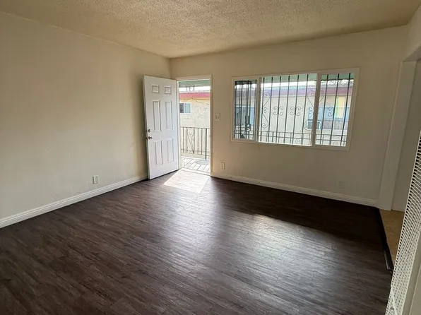 107, 9320 S Figueroa St #D, Los Angeles, CA 90003