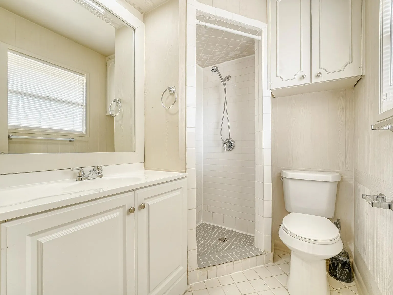 4 bed, 2.0 bath, 1190 sqft, $1,230 — Photo 2