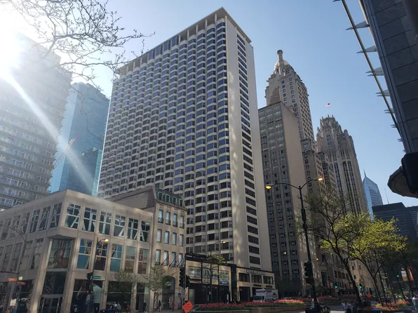 535 N Michigan Ave APT 302, Chicago, IL 60611