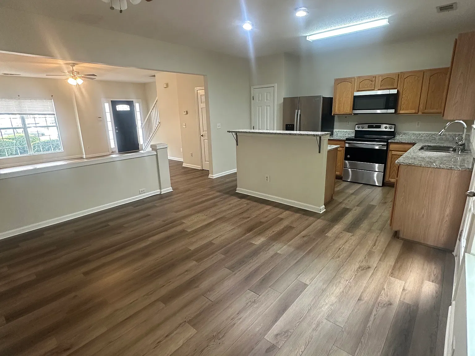 3 bed, 2.5 bath, 1650 sqft, $1,700 — Photo 4