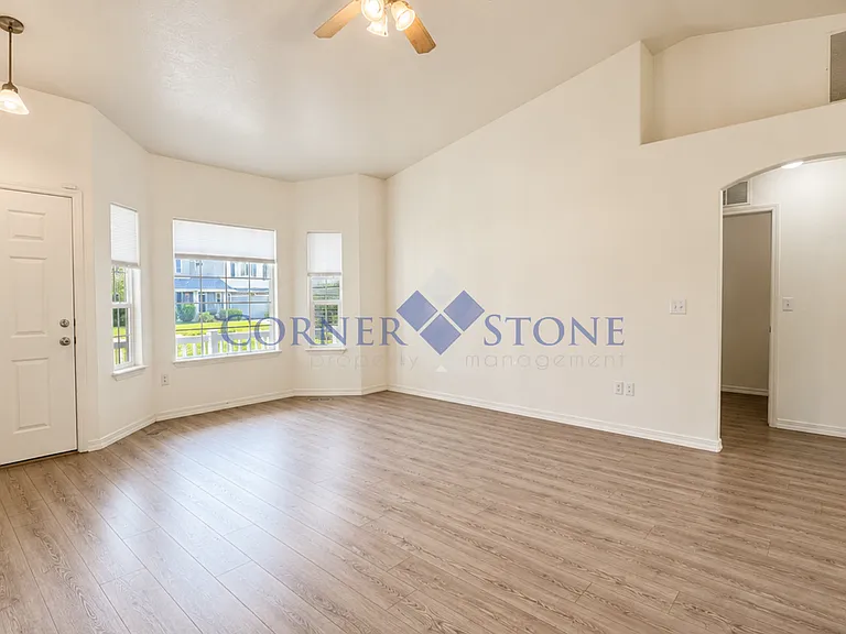 3815 E Greensprings Ct — Photo 4