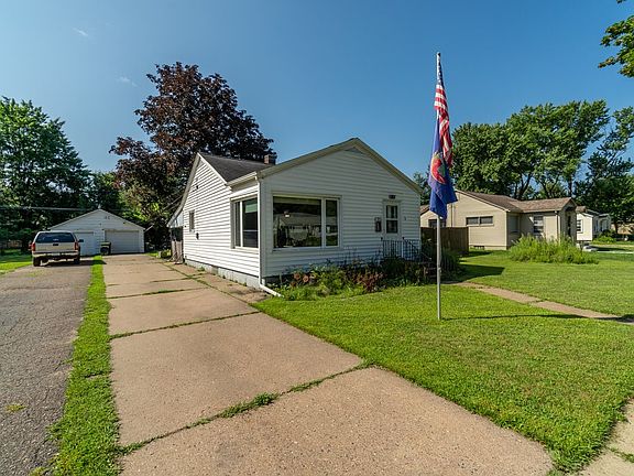 2nd image of 602 20th Avenue W