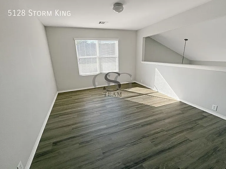 5128 Storm King — Photo 15