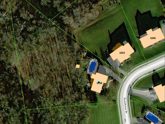 4th image of 1688 Grandview Dr