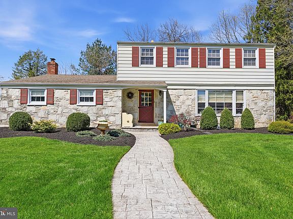 4th image of 3868 Blake Rd