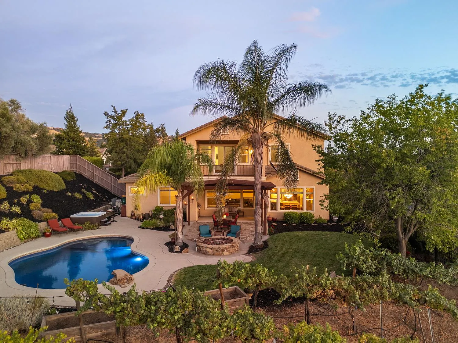 5132 Thalia Dr photo 1