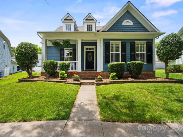 17711 N Shore Cir, Cornelius, NC 28031