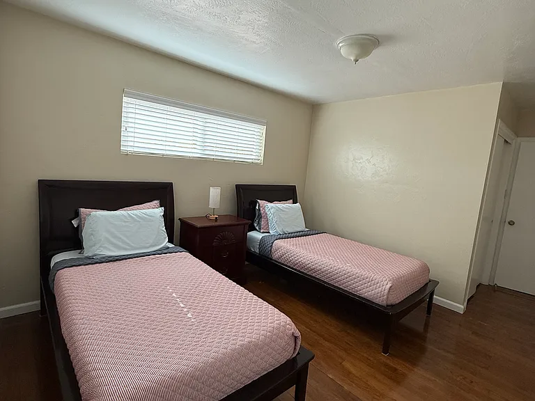 twin beds