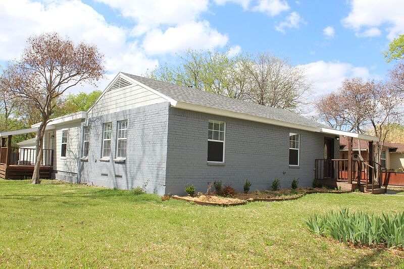 1st image of 2205 Farola Dr