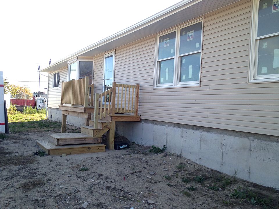 1st image of 580 E Fulton St