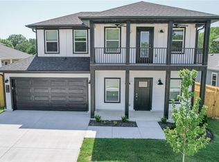 516 S 14th St, Rogers, AR 72758