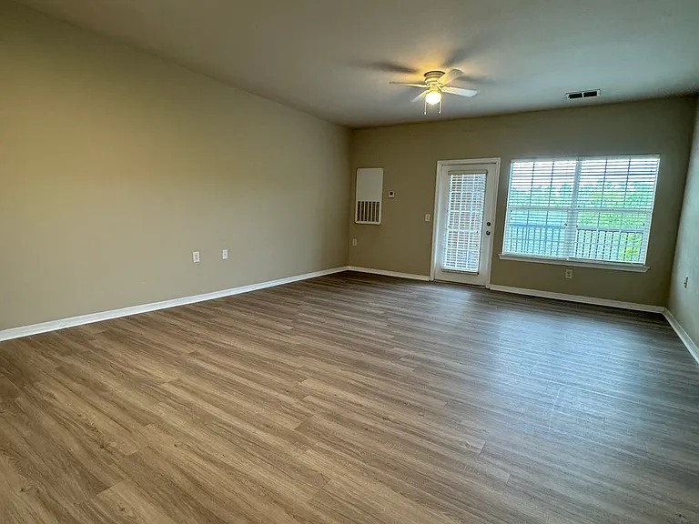 1600 Villa Capri Cir #307 — Photo 7