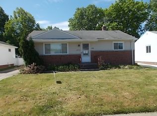 30032 Forest Grove Rd, Willowick, OH 44095