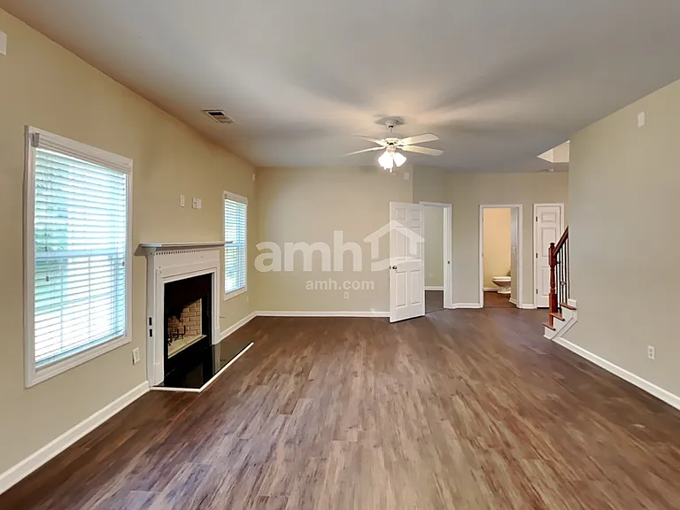 211 Sawtooth Ct — Photo 4