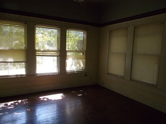 4th image of 1505 N Sycamore St