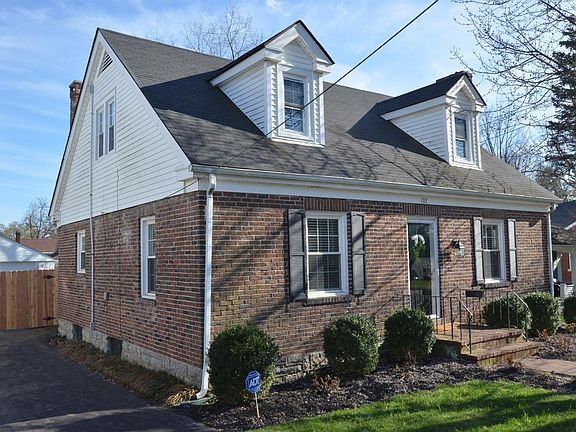 3rd image of 132 Bassett Ave