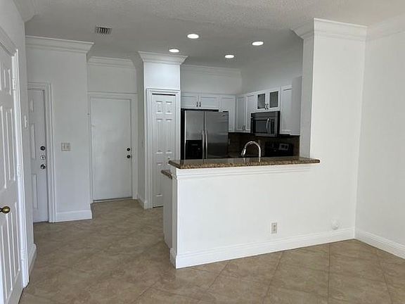 5th image of 2560 Cordoba Bend #2560