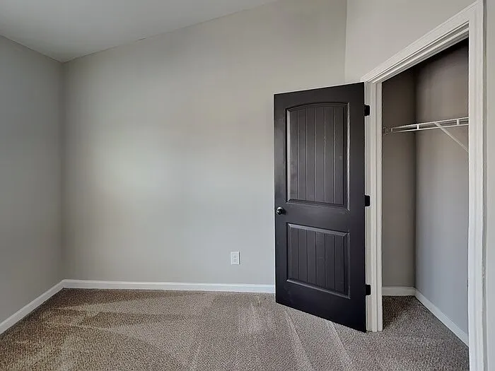 1048 Regency Dr — Photo 17