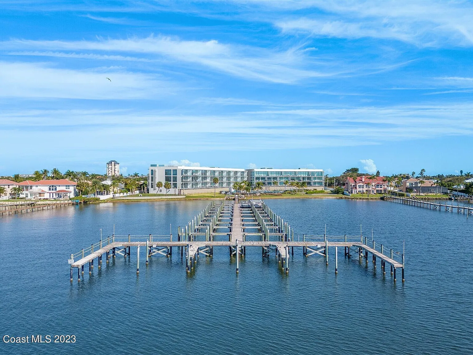 3 bed, 3.0 bath, 1917 sqft, $5,000 — Photo 3