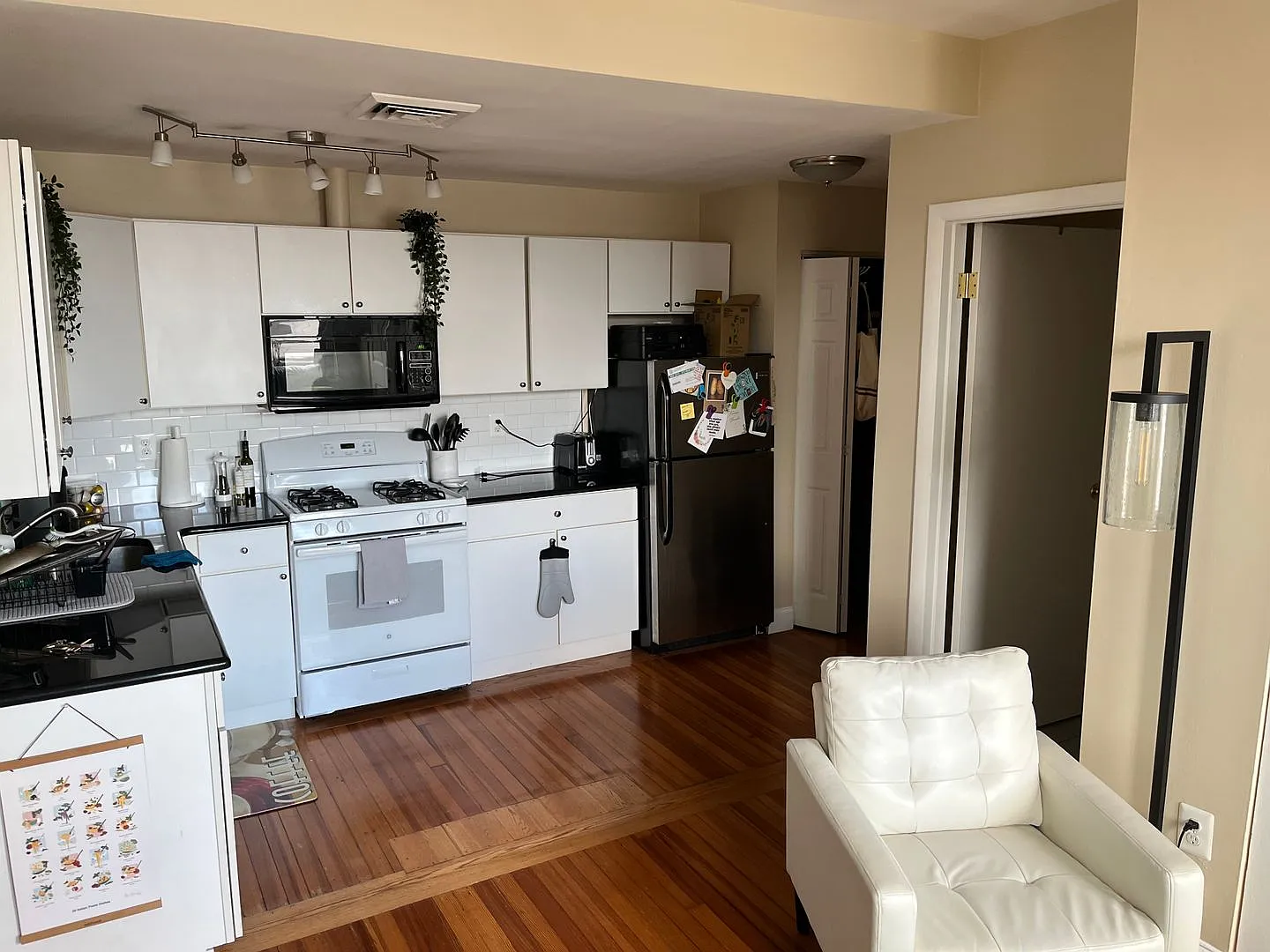 928 Christian Street — Photo 2