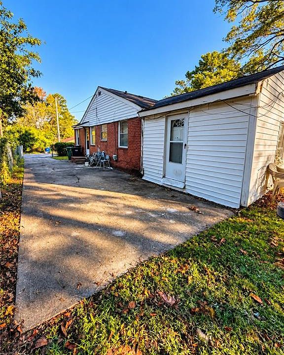 4th image of 216 Kendrick Ave