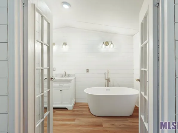 14044 Ceazer Rd, Gonzales, LA 70737