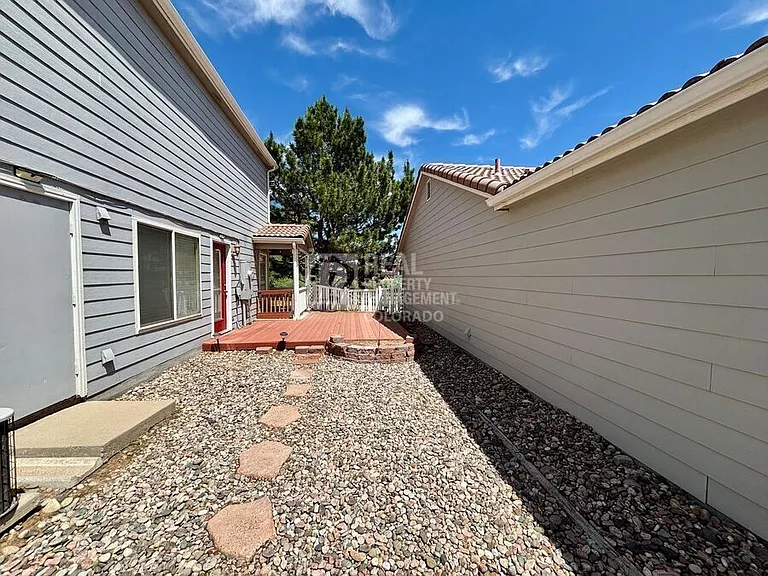 4554 Perth St — Photo 11