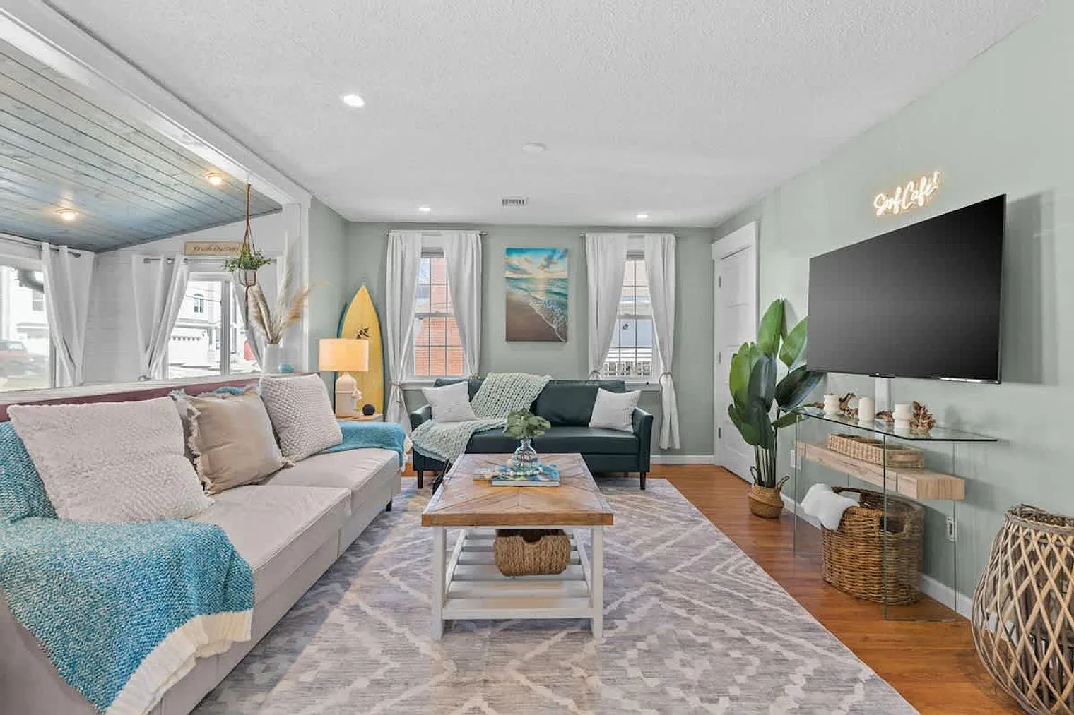 3 bed, 2.0 bath, 1646 sqft, $6,341 — Photo 1