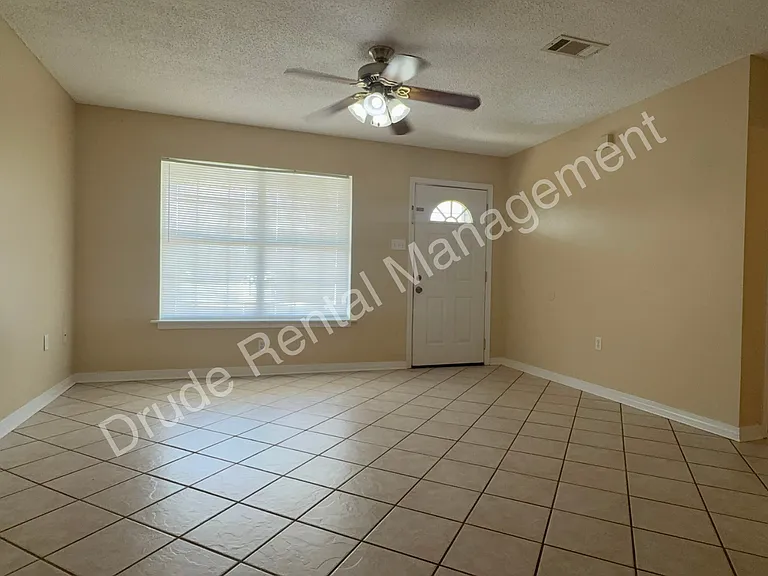 508 Cedar Ln — Photo 5