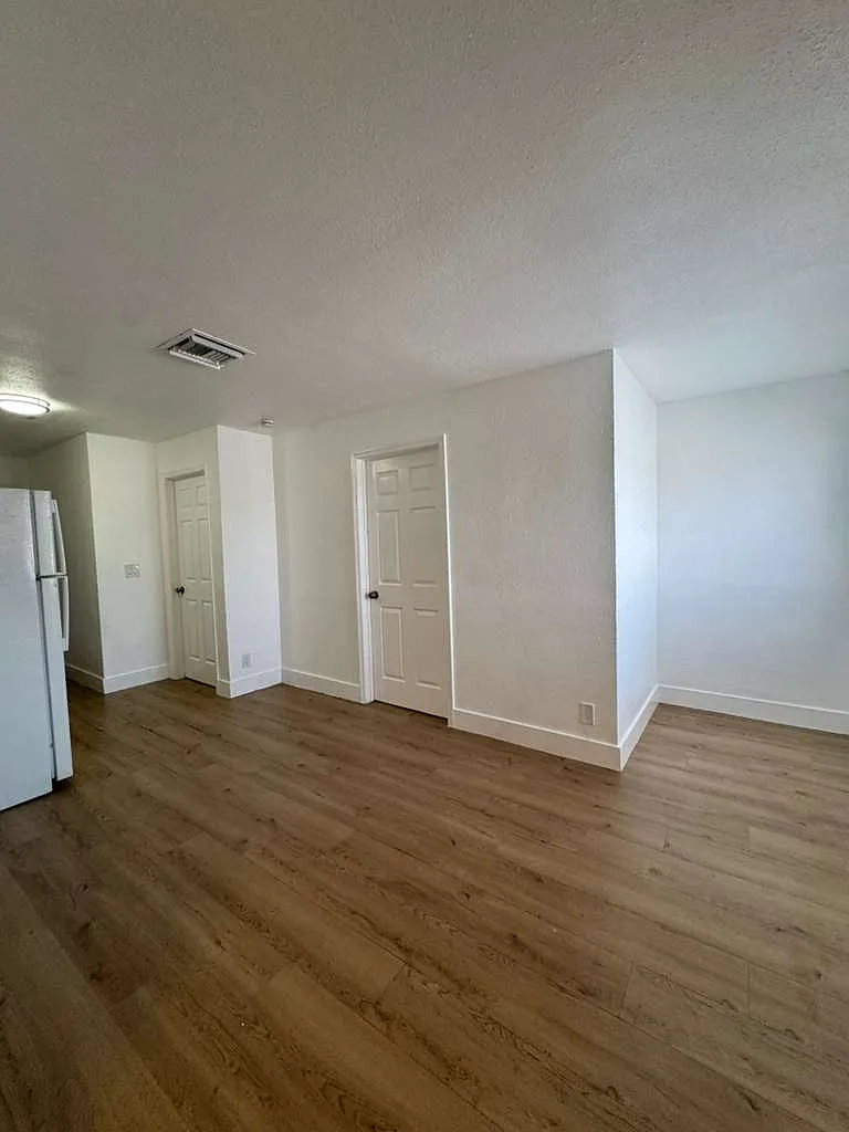 Building Photo - 3115 Avenue J #1