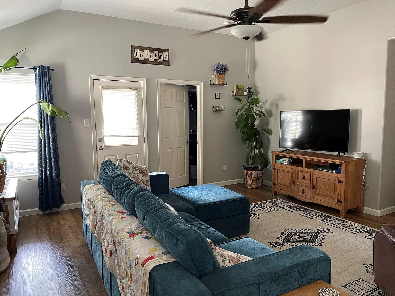 3 bed, 2.0 bath, 1433 sqft, $1,750 — Photo 4