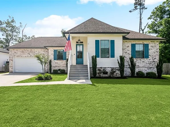 321 Oak Hollow Dr, Madisonville, LA 70447