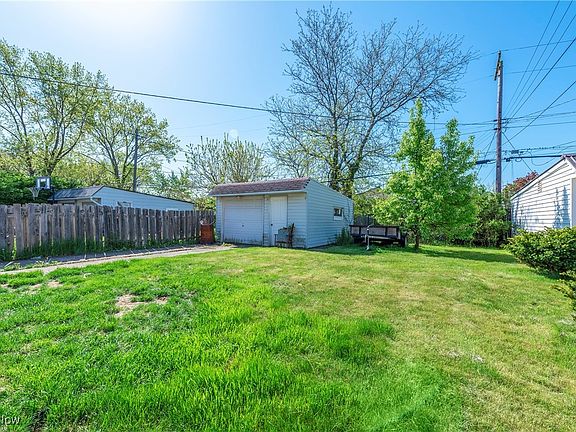 2nd image of 2213 Brookview Blvd