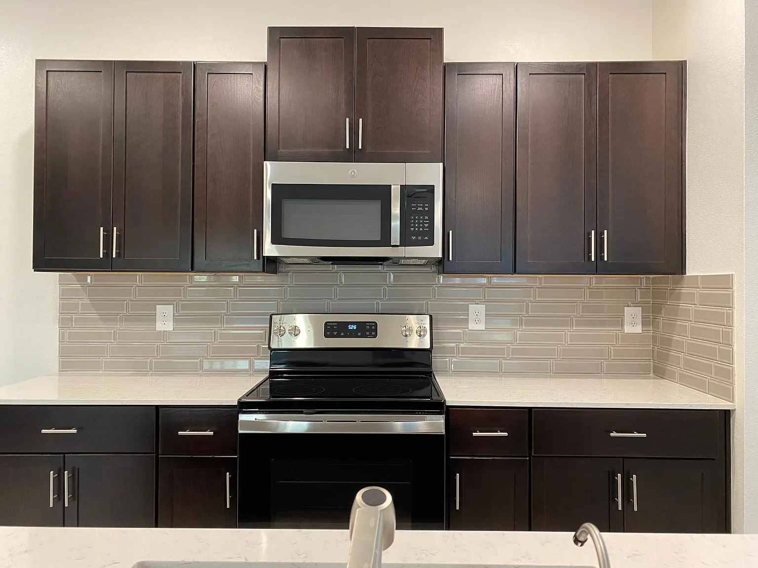 3 bed, 2.5 bath, 1851 sqft, $2,450 — Photo 4