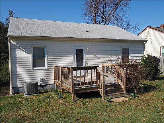 2nd image of 119 N Kalmia Ave