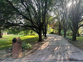 205 Lake Ridge Dr, Collinsville, IL 62234