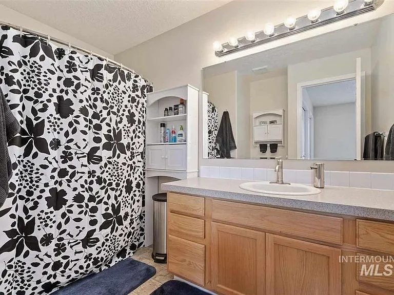 1622 W Meffan Ave — Photo 16