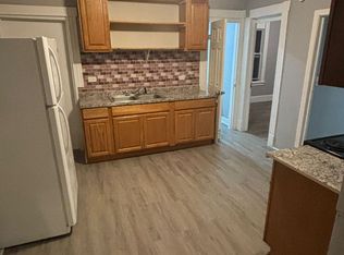 Ridgewood St 26, Waterbury, CT 06710