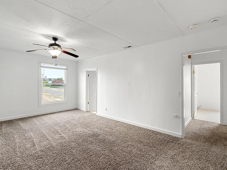 201 E 3rd St #2 — Photo 6