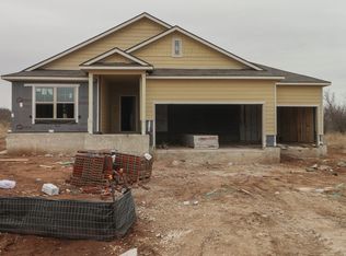 133 Cheyenne Dr, Floresville, TX 78114