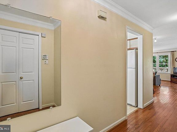 3rd image of 2459 McCormick Rd