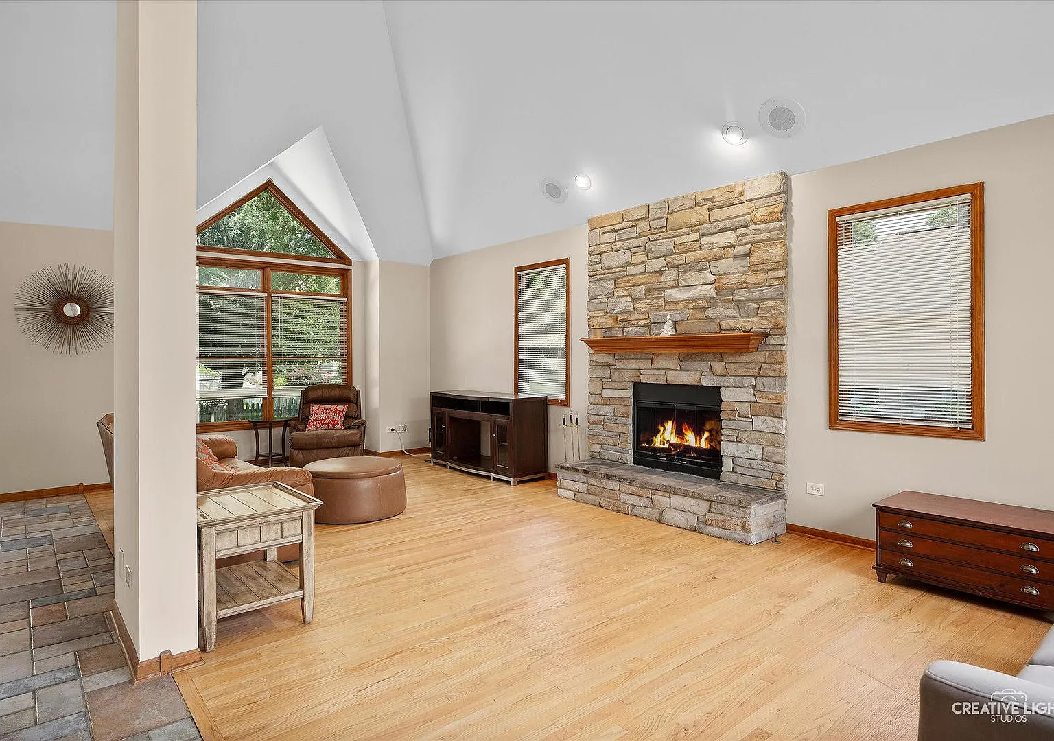 5 bed, 2484 sqft, $3,800 — Photo 3